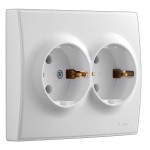 Розетка LEZARD Lesya 705-0202-127B подвійна c заземлюючим контактом біла