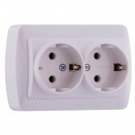 Розетка зовнішня подвійна LEZARD Demet 711-0200-127 з заземлюючим контактом біла