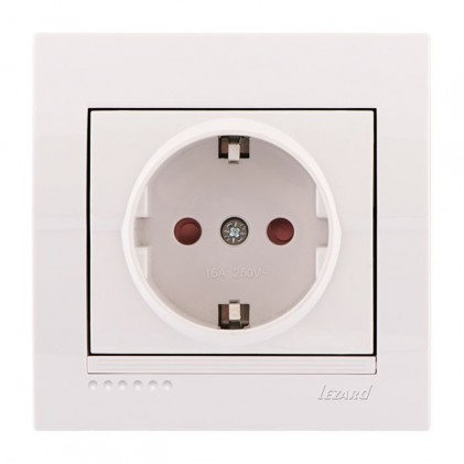 Розетка LEZARD Deriy 702-0202-124 c заземляющим контактом и защитными шторками белая