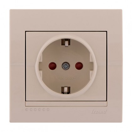 Розетка LEZARD Deriy 702-0303-124B c заземляющим контактом и защитными шторками крем