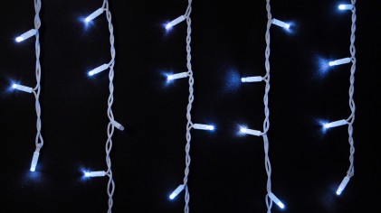 Гирлянда внешняя DELUX ICICLE 75LED 2x0.7m 18 flash белый/белый IP44 EN