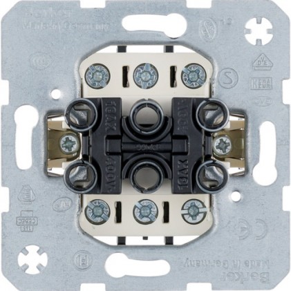 Механизм трехклавишного выключателя HAGER-BERKER 10АХ/250В