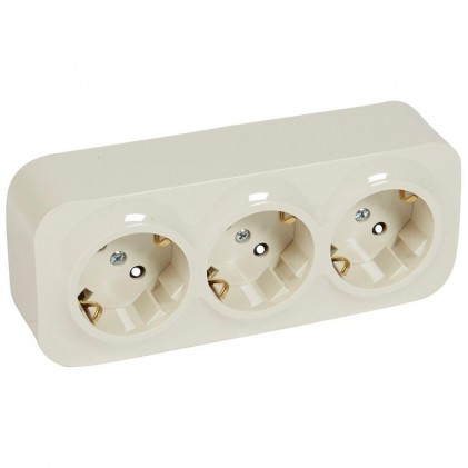 Розетка тройная с з/к LEGRAND Forix с шторками 16А IP20 накладного монтажа слоновая кость