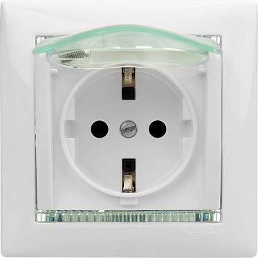 Розетка с заземлением LEGRAND Valena Classic 16А ІР44 с крышкой белая