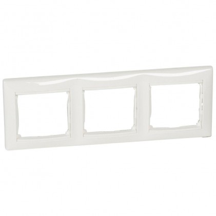 Рамка 3м LEGRAND Valena Classic белая