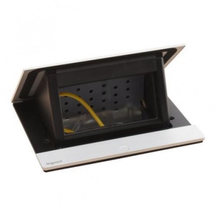 Выдвижной люк LEGRAND INCARA POP-UP с монтажным комплектом 4 модуля IP20 цвет черый